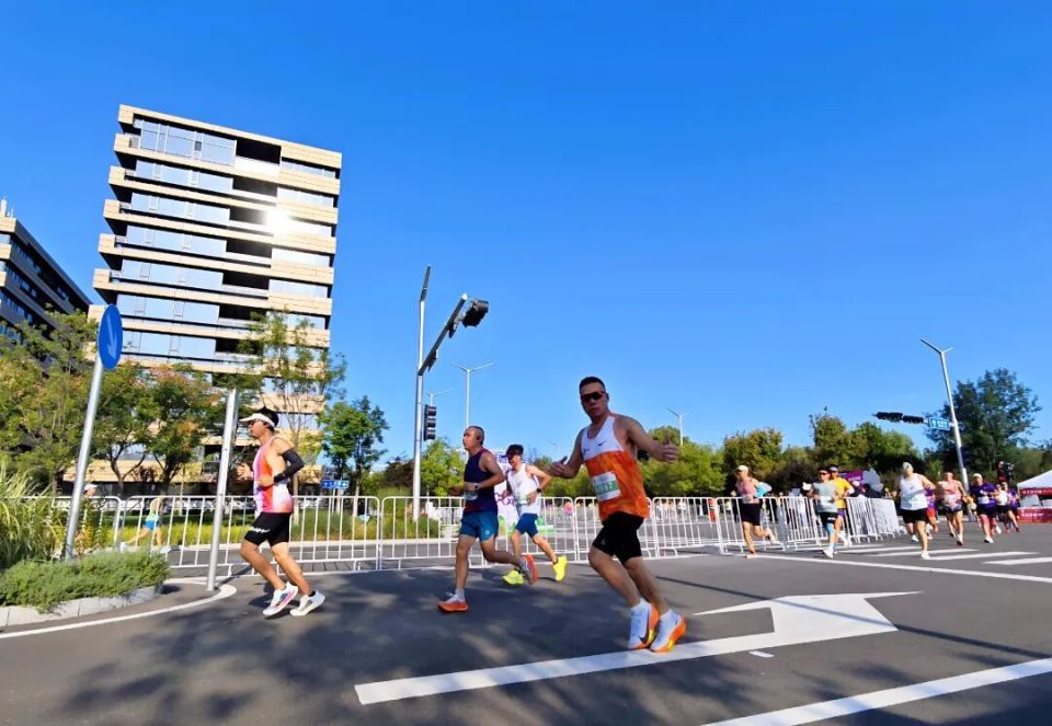 是来自肯尼 是来自肯尼